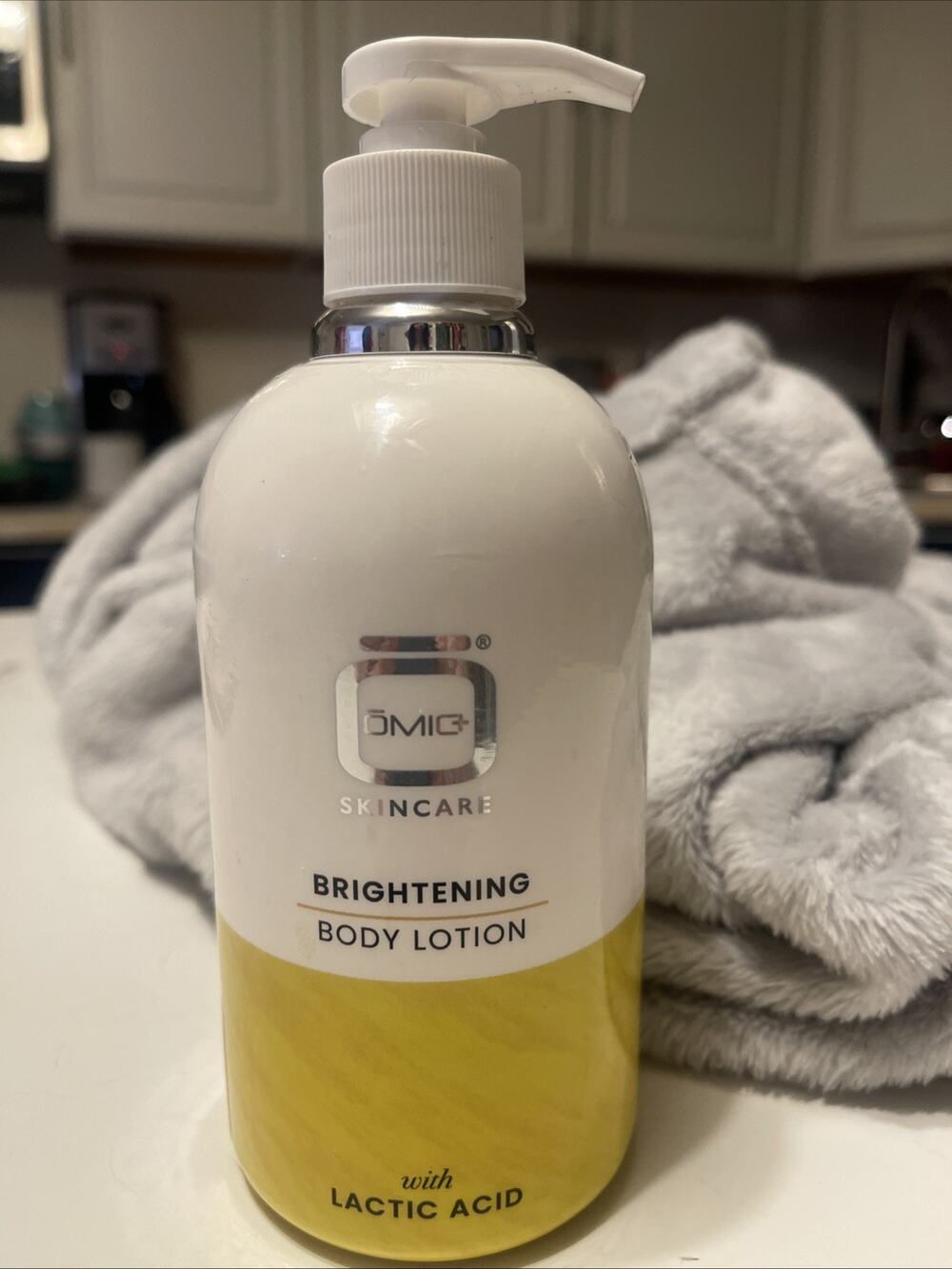 OMIC+ Skincare Brightening Body Lotion With Lactic Acid 500ml/17oz Exp 10/2026